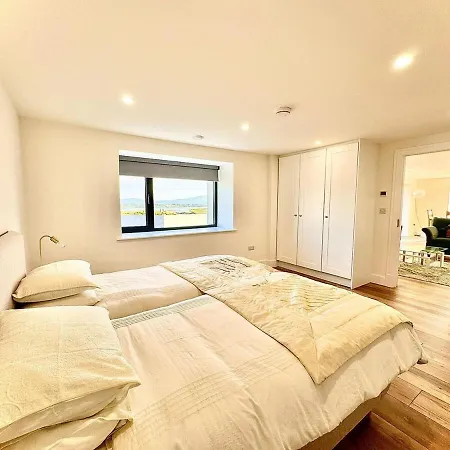 The Summit - Skellig Coast * カアーサイビーン