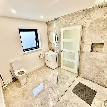 The Summit - Skellig Coast カアーサイビーン