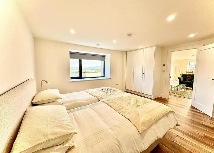 The Summit - Skellig Coast * Cahersiveen